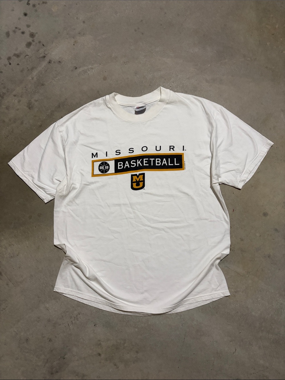Vintage Missouri Tigers Basketball Short Sleeve Shirt